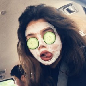 Meet your Posher, Avery